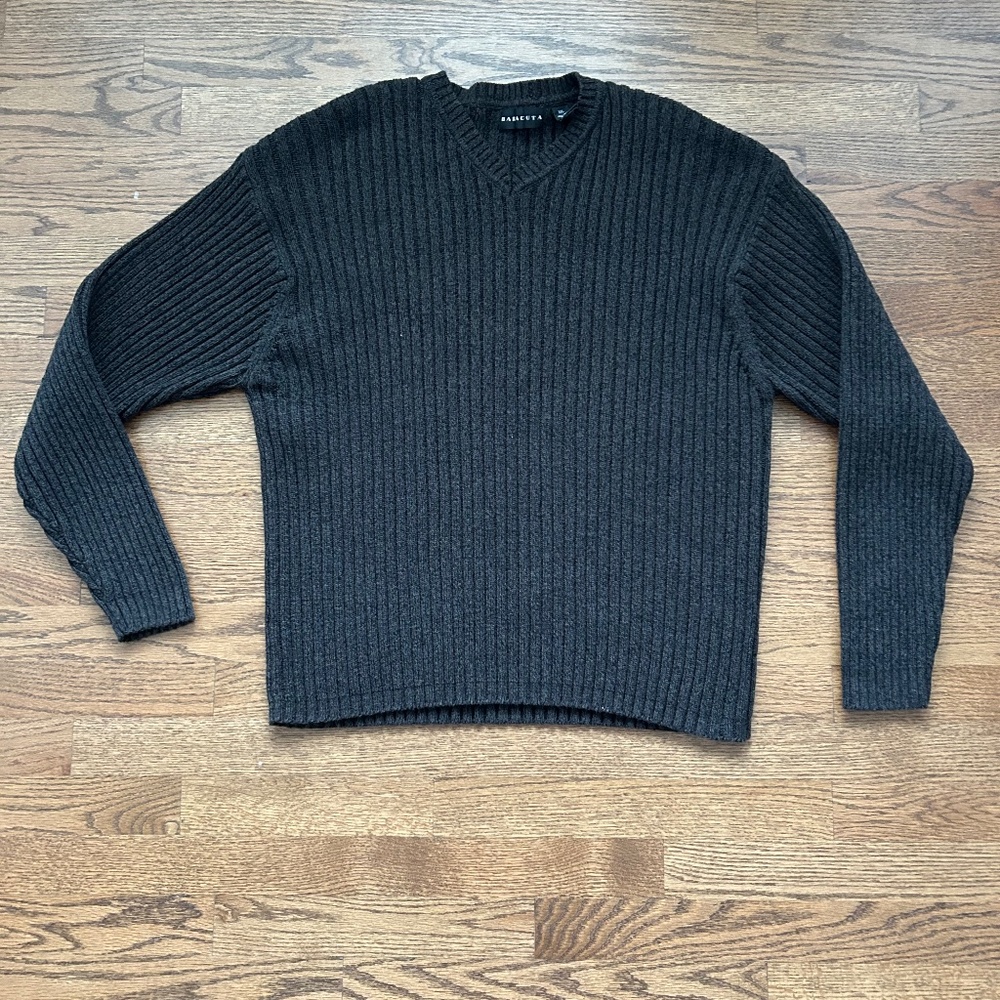 Banana Republic Men's V-Neck Ribbed Sweater in Charcoal